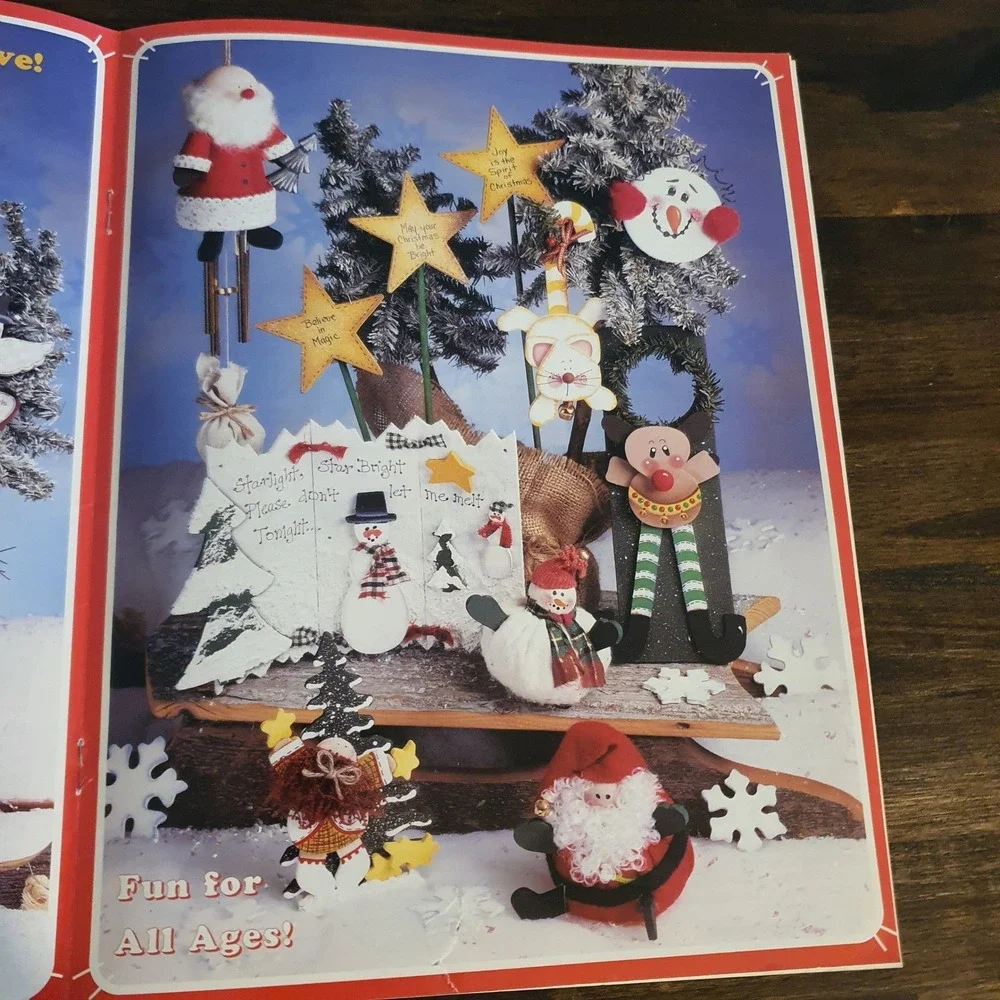 Lara's Crafts Holiday Express 36 Projects Christmas Craft Book 6010 1998 Vintage